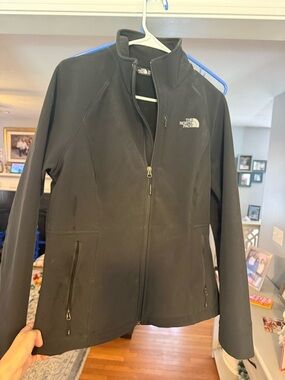 The North Face Women’s Black Zip-Front Softshell Jacket